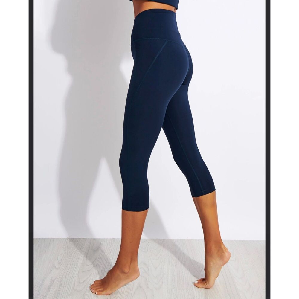 Girlfriend Collective Compressive High Waisted Capri Legging, Midnight, Medium